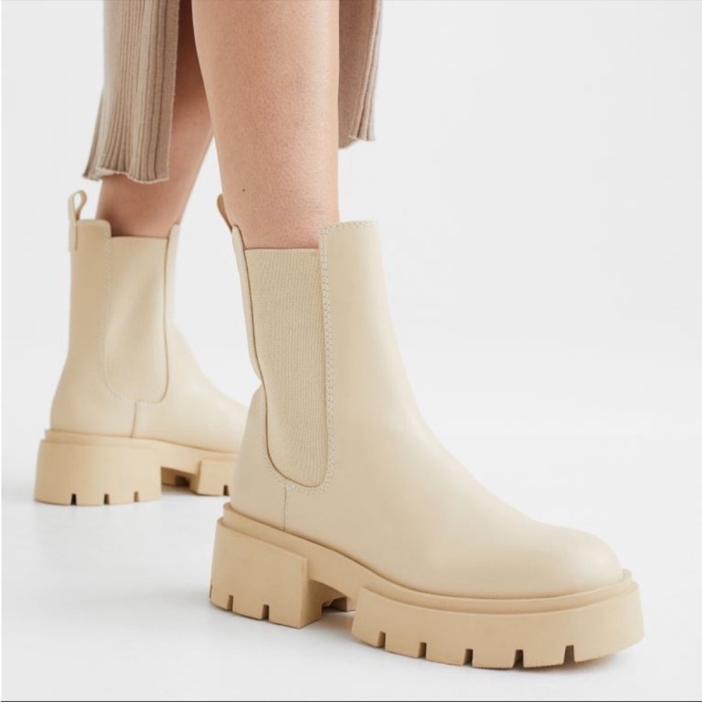 Platform Chelsea-style boots